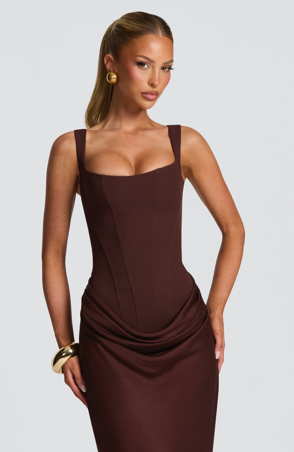 : Hourglass Maxi Dress in van Vanda Liamo