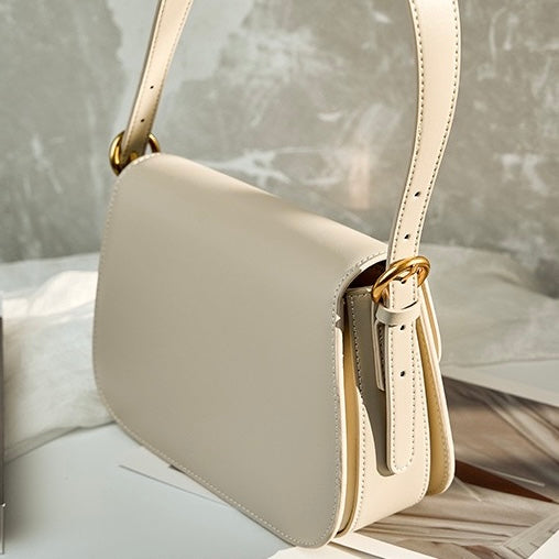 Elegant Shoulder Bag with Gold Closure - Luxury Design for Every Day