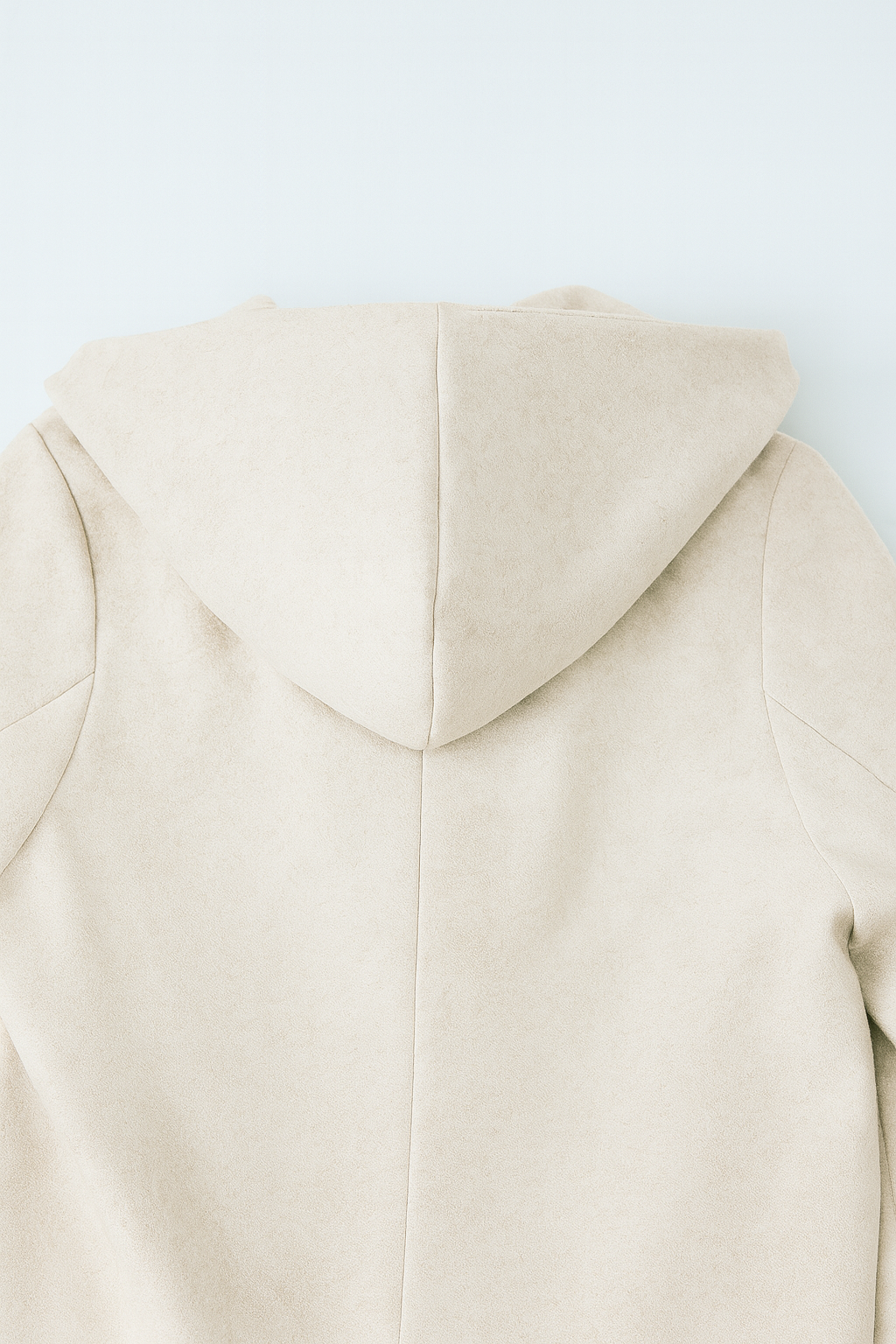 Coat : Long Beige Coat with Hood in van Vanda Liamo