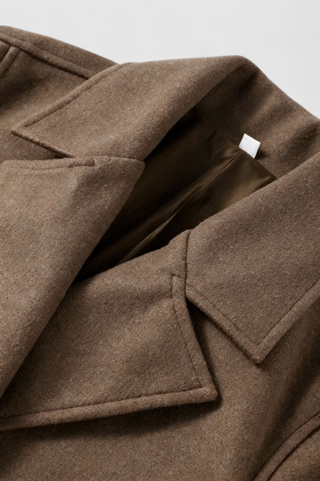 Coat : Women's Long Brown Double-Breasted Trench Coat in van Vanda Liamo