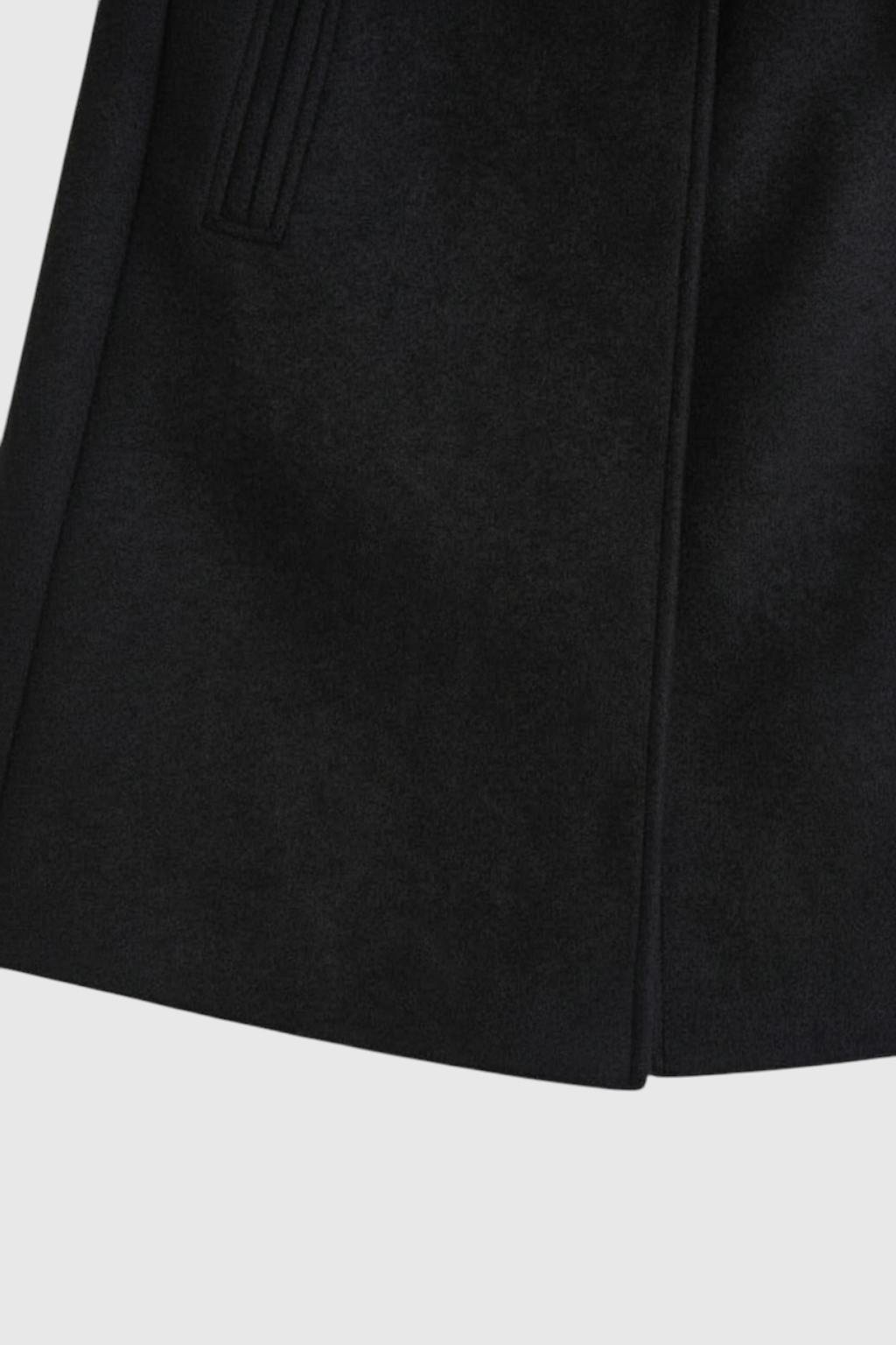 Coat : Women's Long Black Lapel Coat - Classic & Stylish Outerwear in van Vanda Liamo
