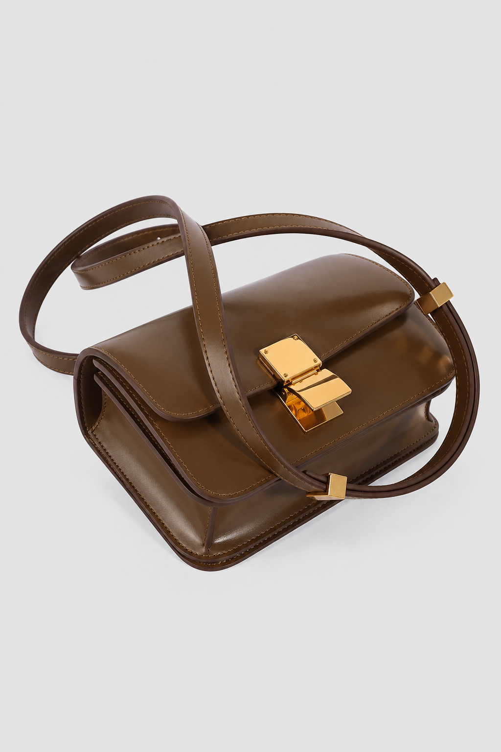 Minimalist Shoulder Bag – Structured Silhouette with Prominent Clasp