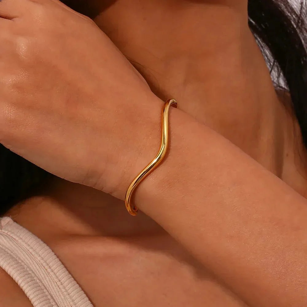Bracelets : Blessie Gold Bangle in van Vandaliamo