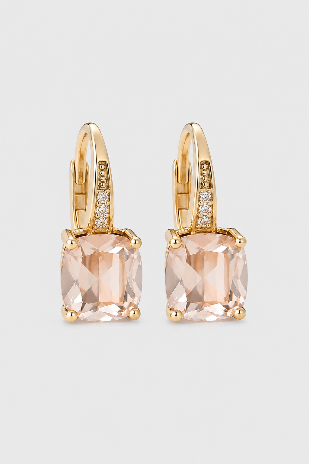 Earrings : Gold Hoop Earrings - Elegant Jewelry for Every Occasion, Lightweight and Classic Design in van Vandaliamo