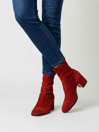 Women's Red Retro Block Heel Mid-Calf Boots
