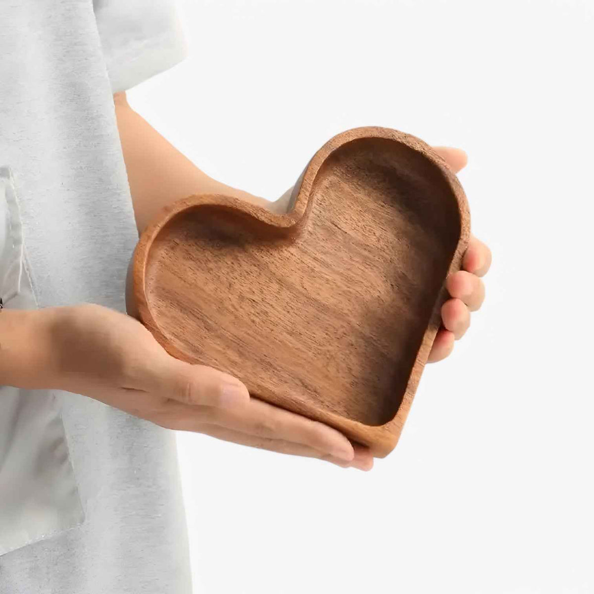 house & garden : Heart-shaped wooden plates for any occasion in van Vandaliamo