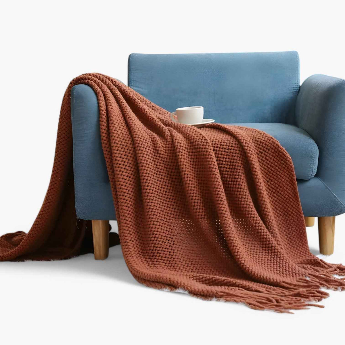 house & garden : Cozy Knitted Blanket - Soft, Warm and Stylish with Fringes in van Vandaliamo