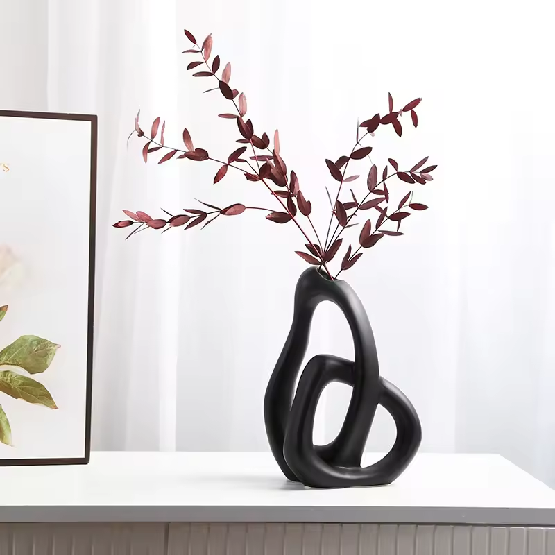 Home Decor : Timeless Ceramic Vase - Minimalist Home Decor in van Vandaliamo