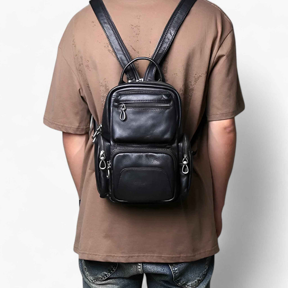 men's backpack : Men's Two-in-One Leather Chest Bag and Backpack in van Roselva