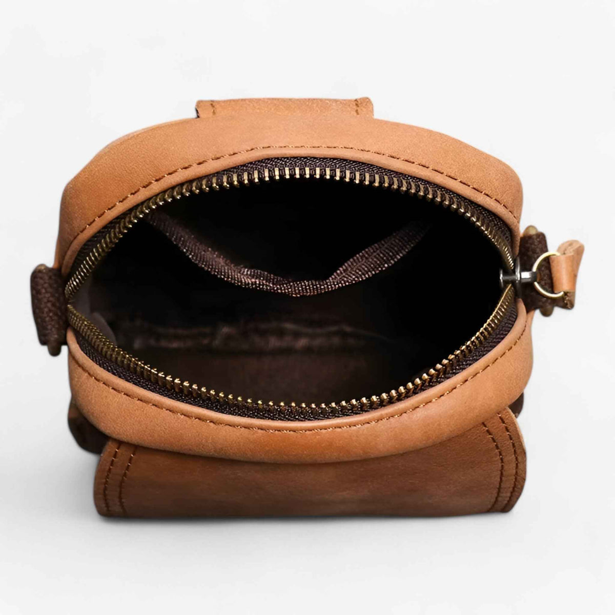 laptop bag : Lightweight Retro Ox Leather Commuter Bag in van Roselva