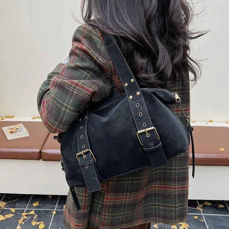 Shoulder Bag : Structured Baguette Shoulder Bag – Studded Vegan Leather in van Vanda Liamo