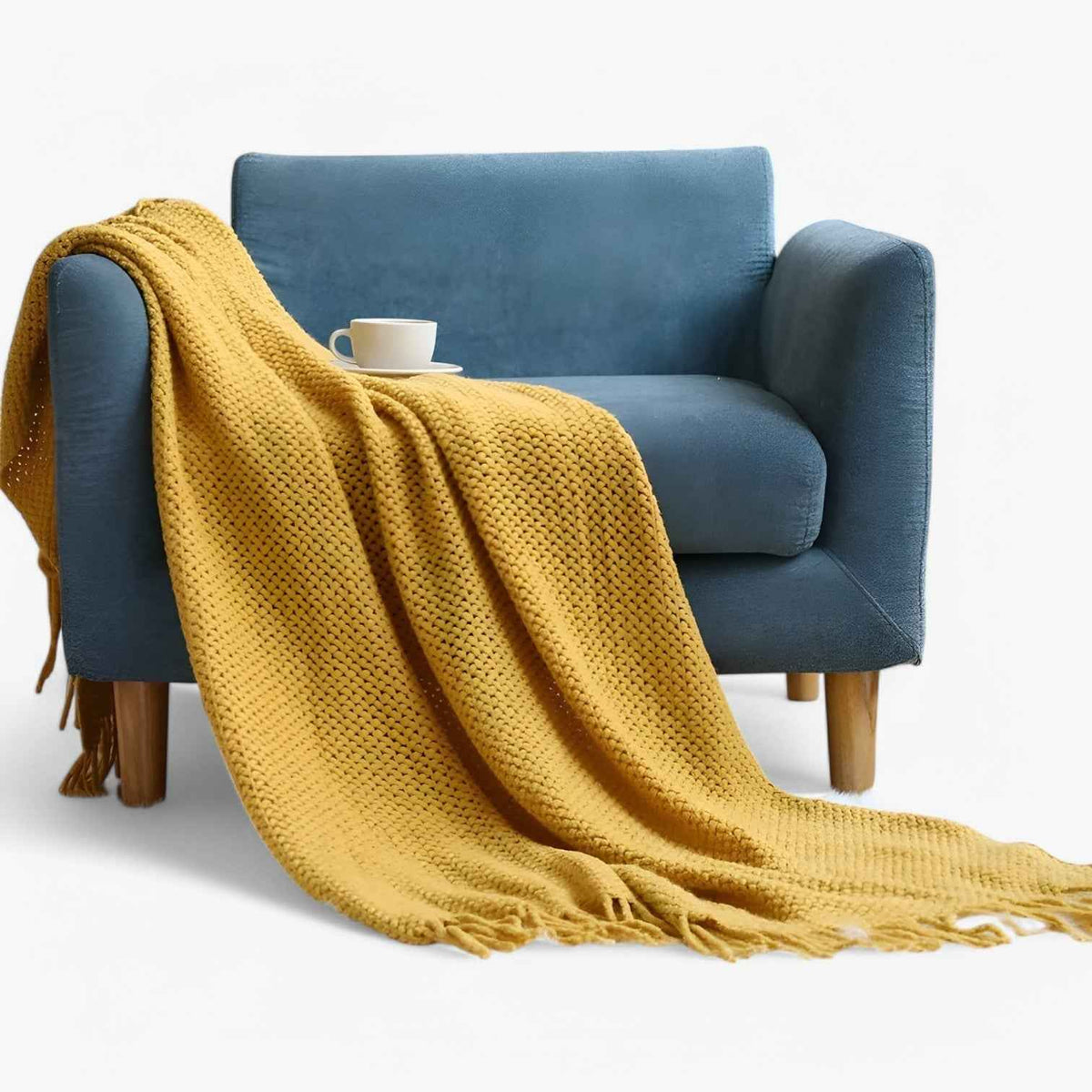 house & garden : Cozy Knitted Blanket - Soft, Warm and Stylish with Fringes in van Vandaliamo