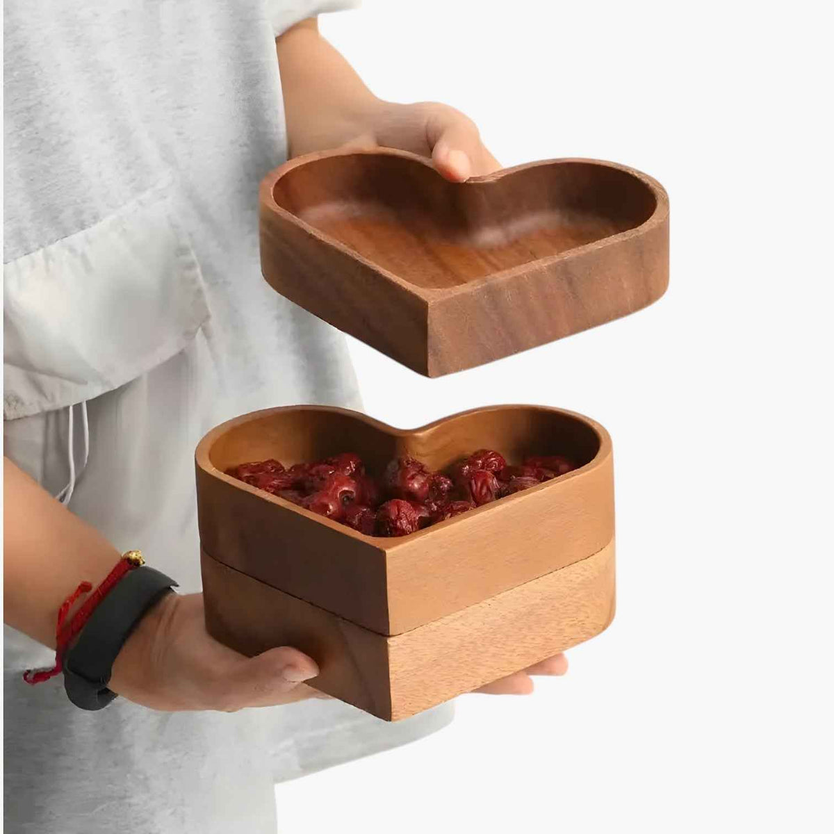 house & garden : Heart-shaped wooden plates for any occasion in van Vandaliamo