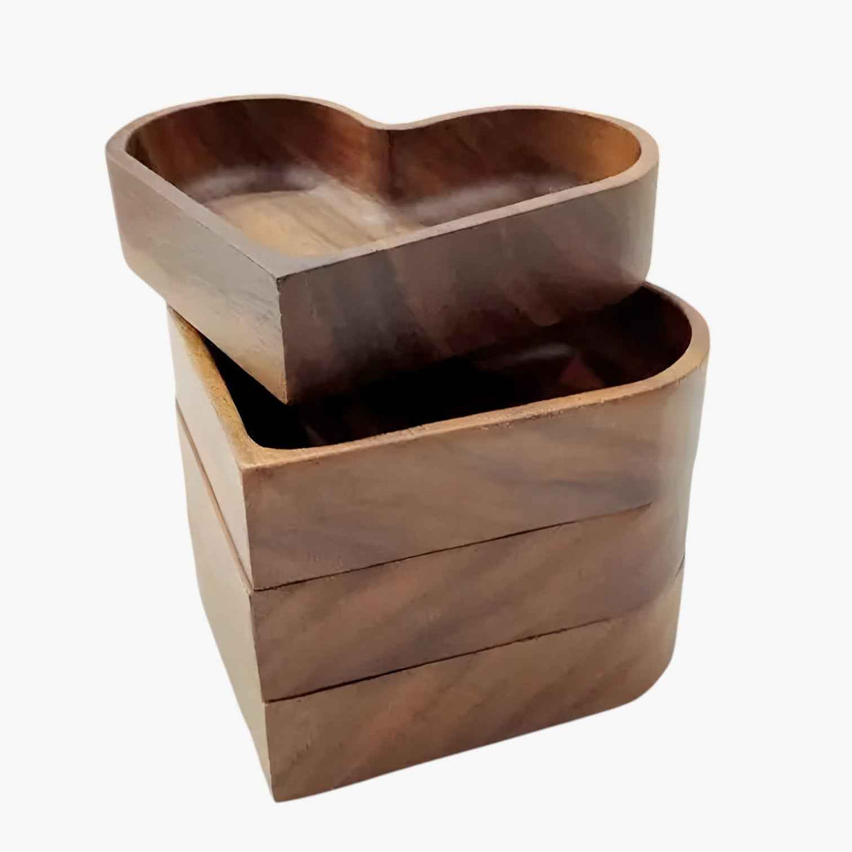 house & garden : Heart-shaped wooden plates for any occasion in van Vandaliamo