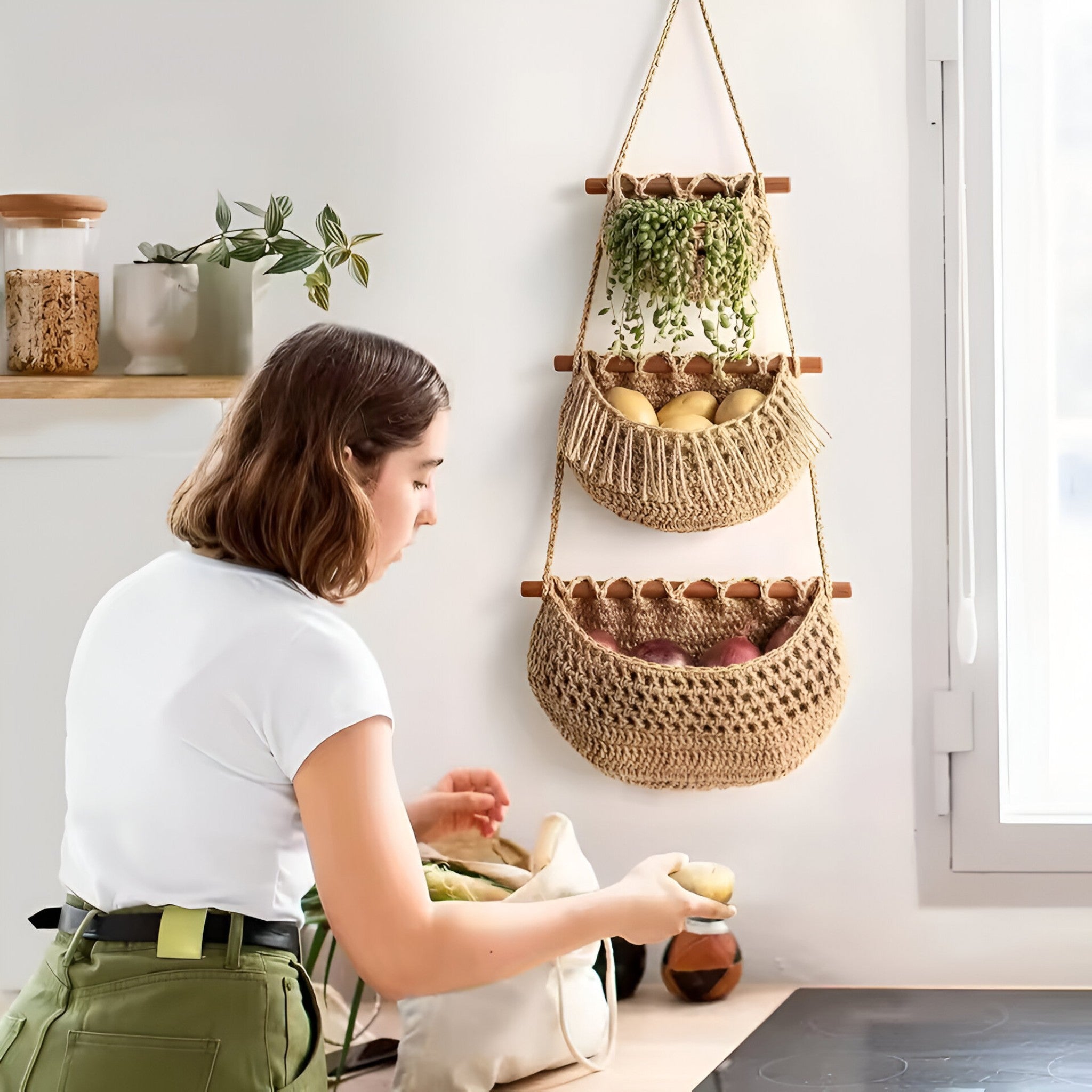 house & garden : 3-tier Hanging Fruit Basket in van Vandaliamo