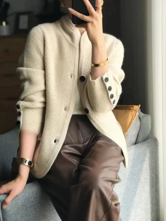 Cardigan : Women's Soft Cashmere-Style Button Cardigan in van Vandaliamo