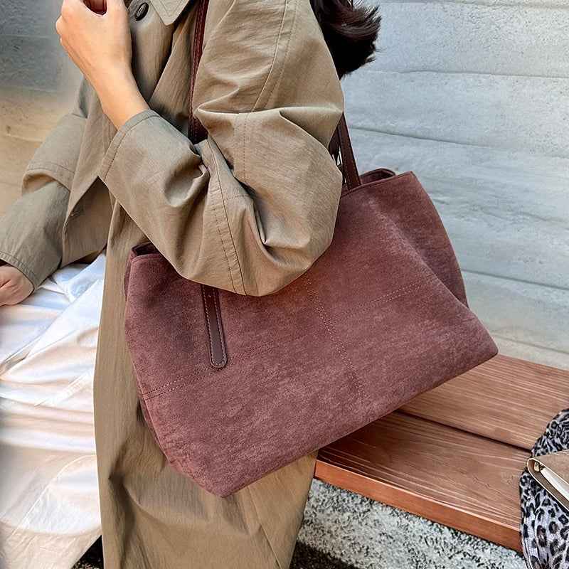 Tote Bag : Soft Suede Tote Bag – Minimalist Everyday Shoulder Bag in van Vanda Liamo