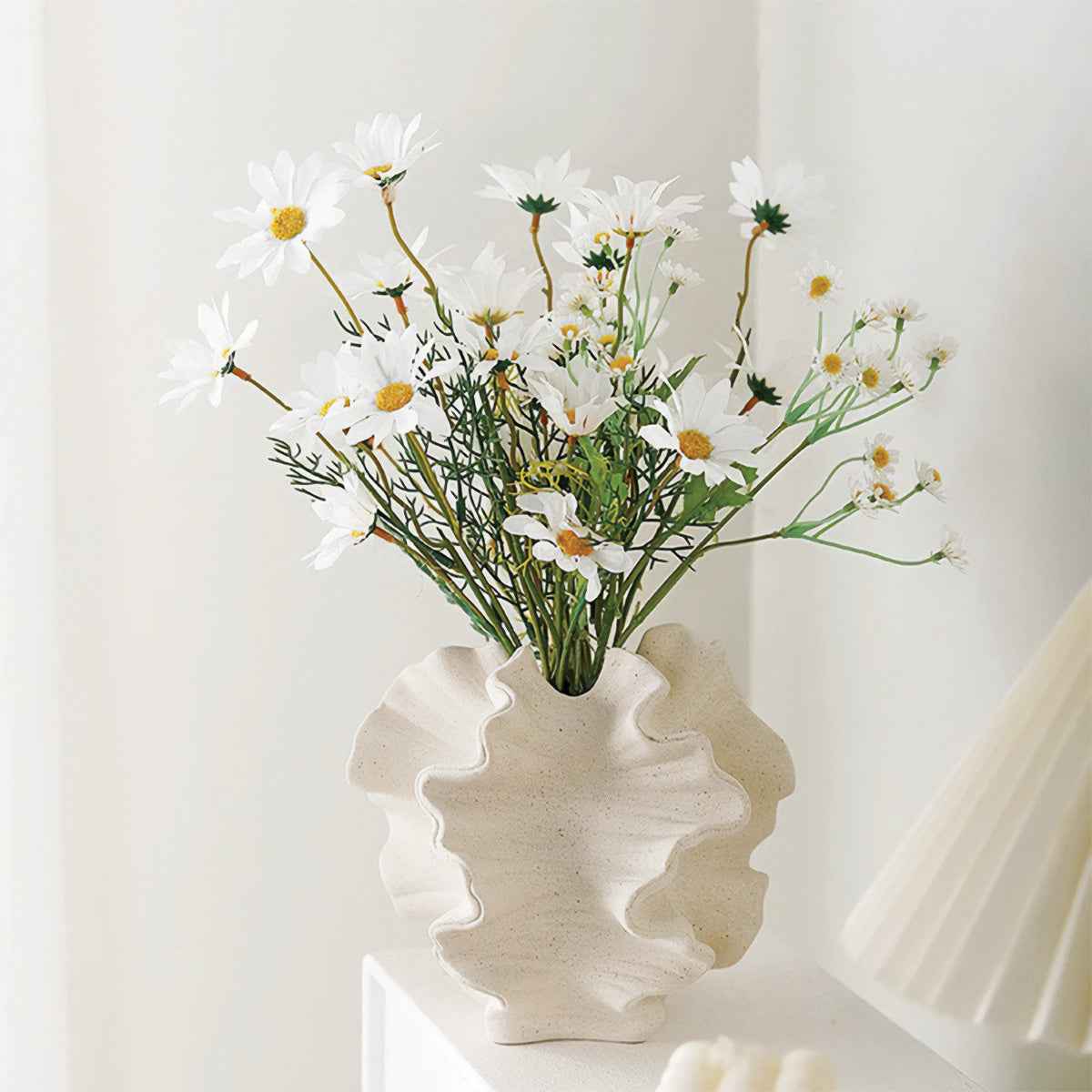 house & garden : Uni Vase | Modern and Stylish Vases for Every Room in van Vandaliamo