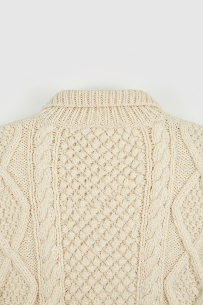 Cardigan : Women's Cropped Knit Cardigan Sweater - Soft & Stylish Short-Sleeve Design in van Vanda Liamo