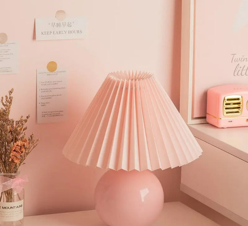 Home Decor : Vintage Heritage Table Lamp - Pleated Shade Nightstand Light in van Vandaliamo