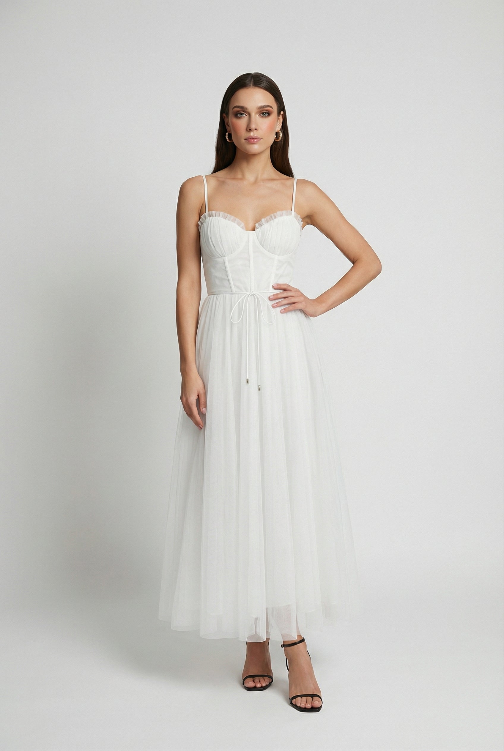 Dresses : White Sleeveless Midi Dress in van Vanda Liamo