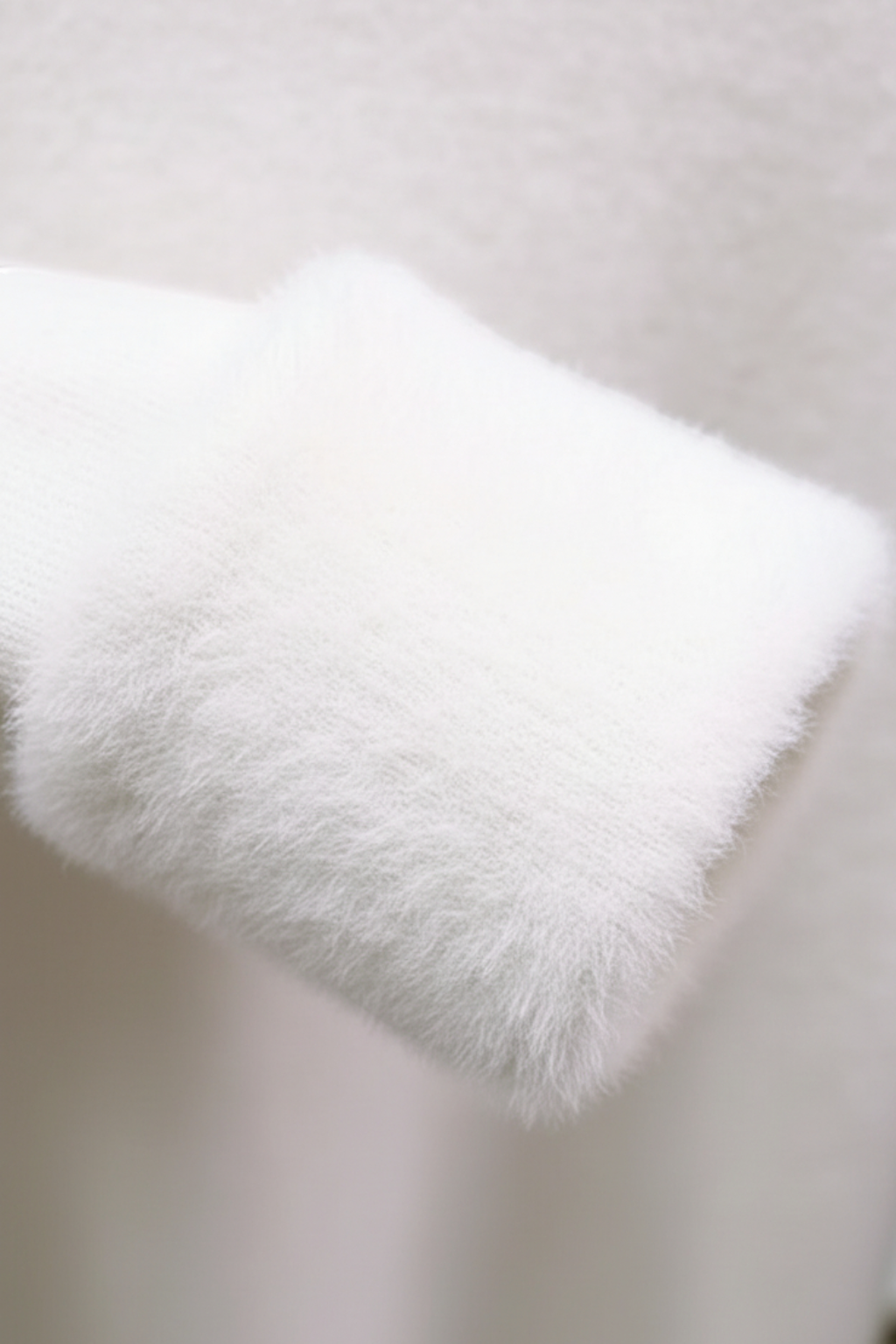 Women's Sweaters : White Fleece Lined Thermal Turtleneck Sweater in van Vanda Liamo