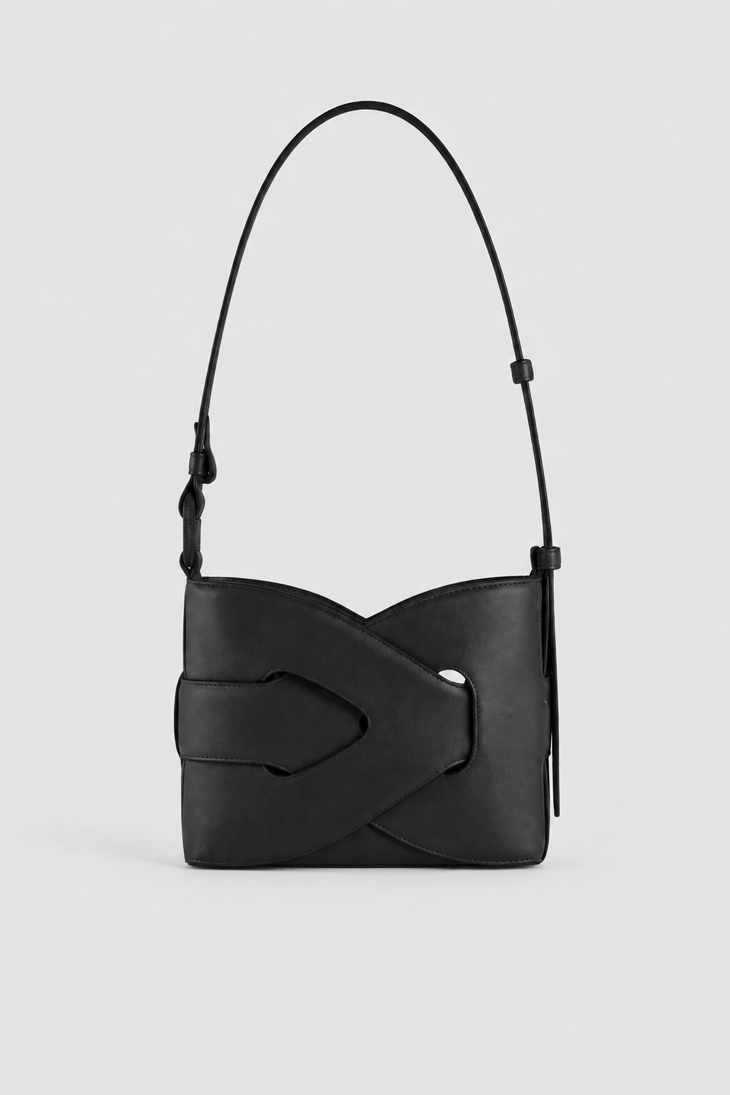 Bags : Devon | Women's minimalist elegant stylish classic shoulder bag in Black van Vandaliamo