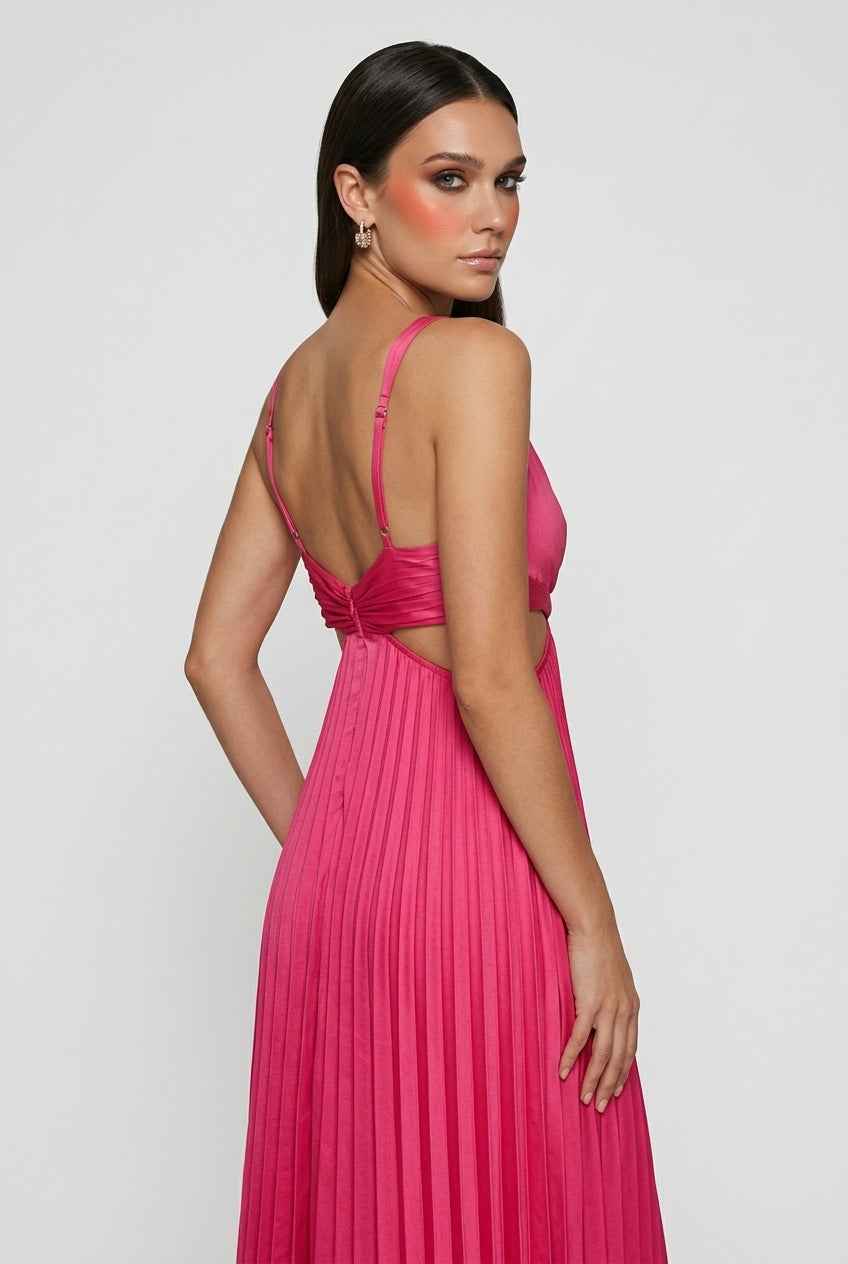 Maxi Dresses : Women’s Blush Pink Pleated Dress – Feminine Flow for Special Moments in van Vanda Liamo
