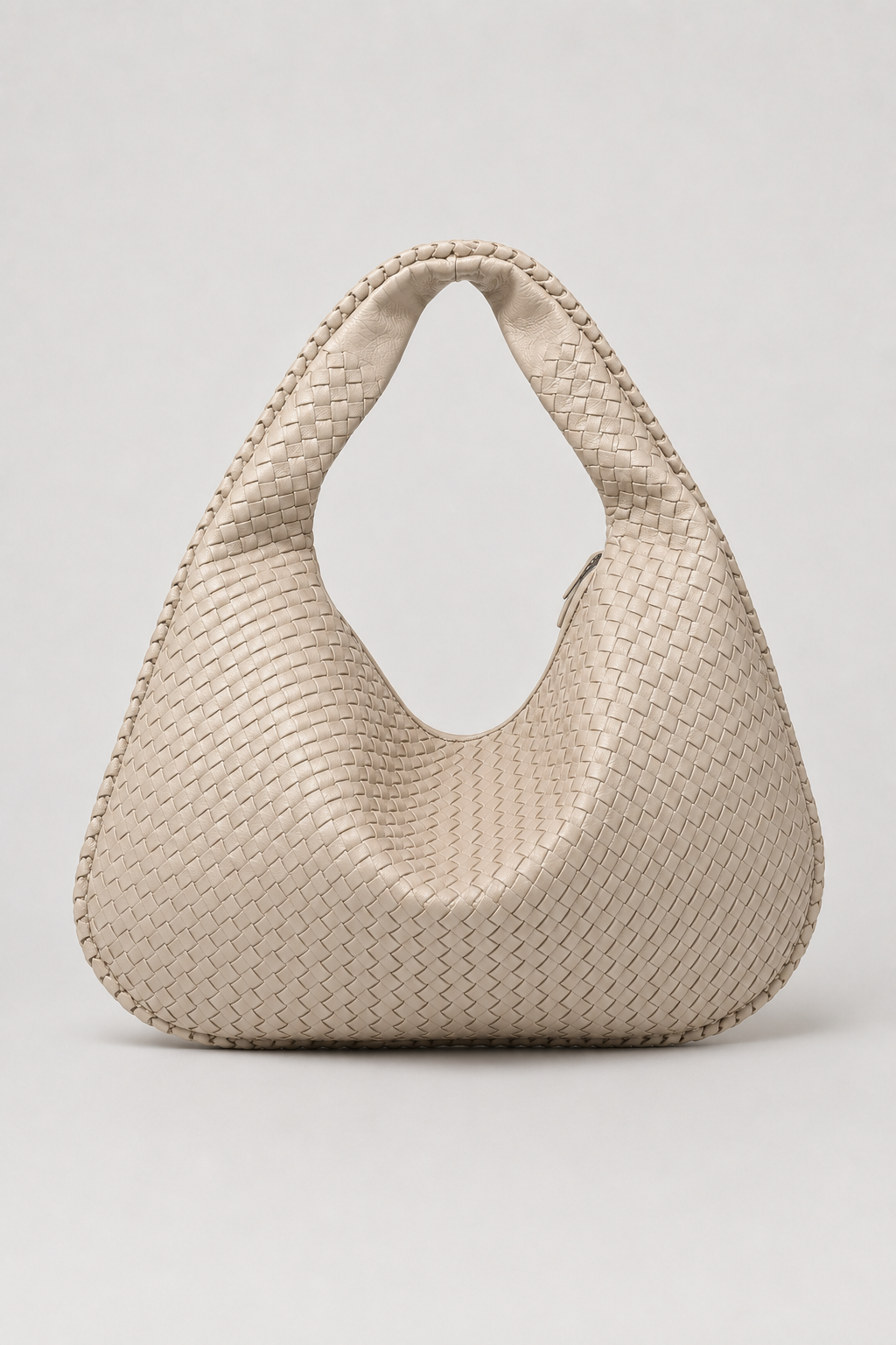 Schoudertas : Women's Braided Vegan Leather Shoulder Bag - Trendy Woven Handbag in Beige van Vandaliamo