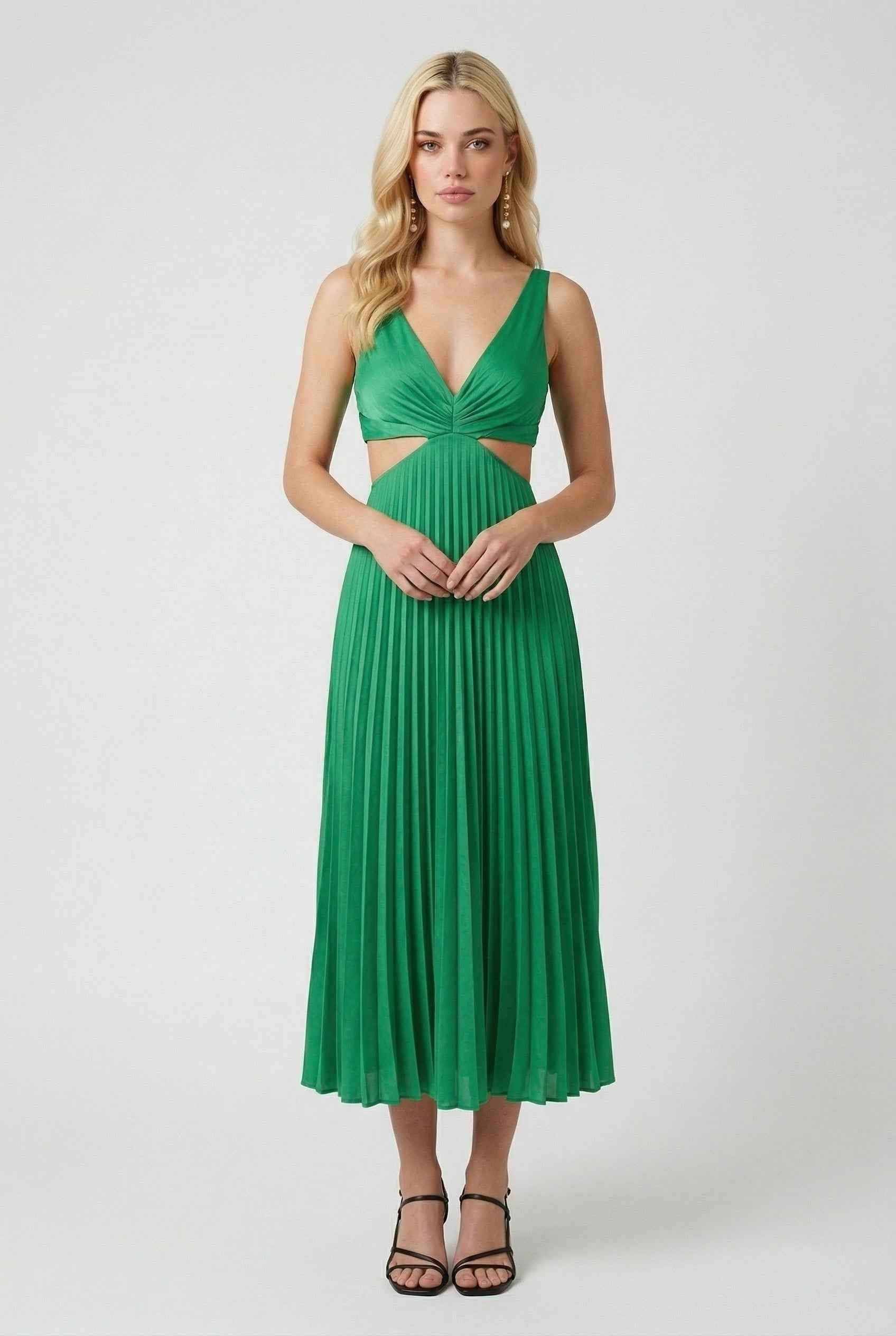 Maxi Dresses : Women’s Elegant Green Pleated Dress – Fresh & Flowing Statement Style in van Vanda Liamo