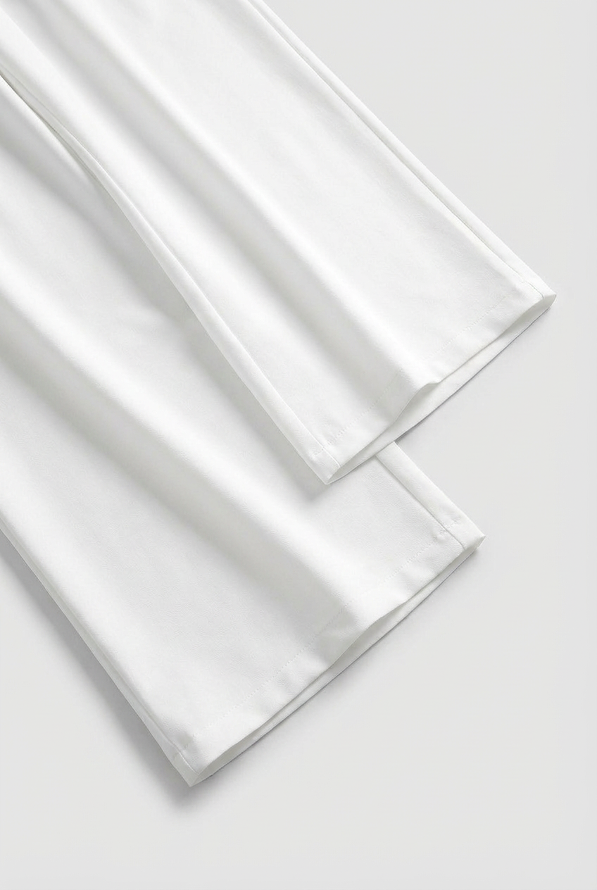 Pants : Women's High-Waisted White Pleated Pants in van Vanda Liamo