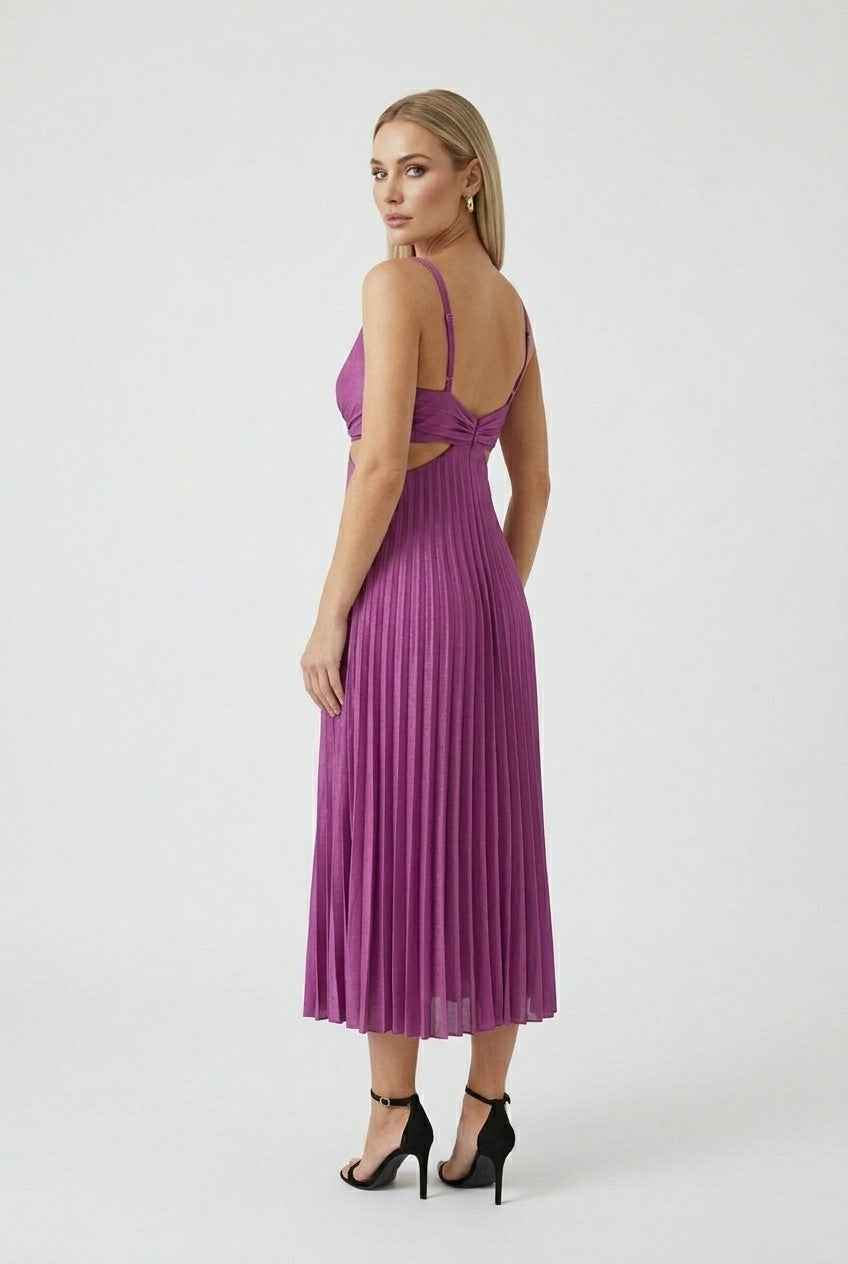 Maxi Dresses : Women’s Luxe Purple Pleated Dress – Graceful Statement for Special Moments in van Vanda Liamo
