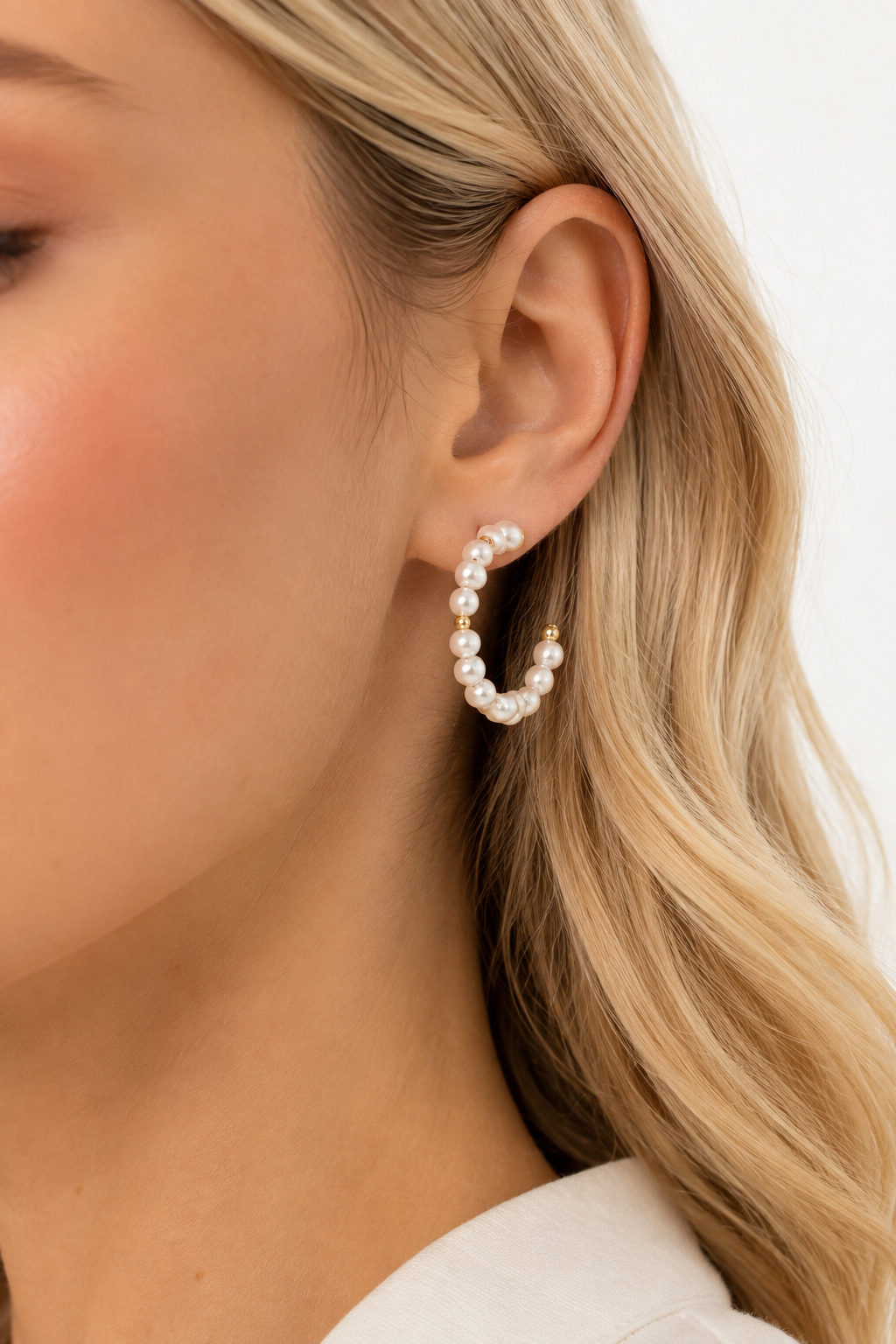 Women’s Pearl Hoop Earrings – Versatile Style & Modern Grace