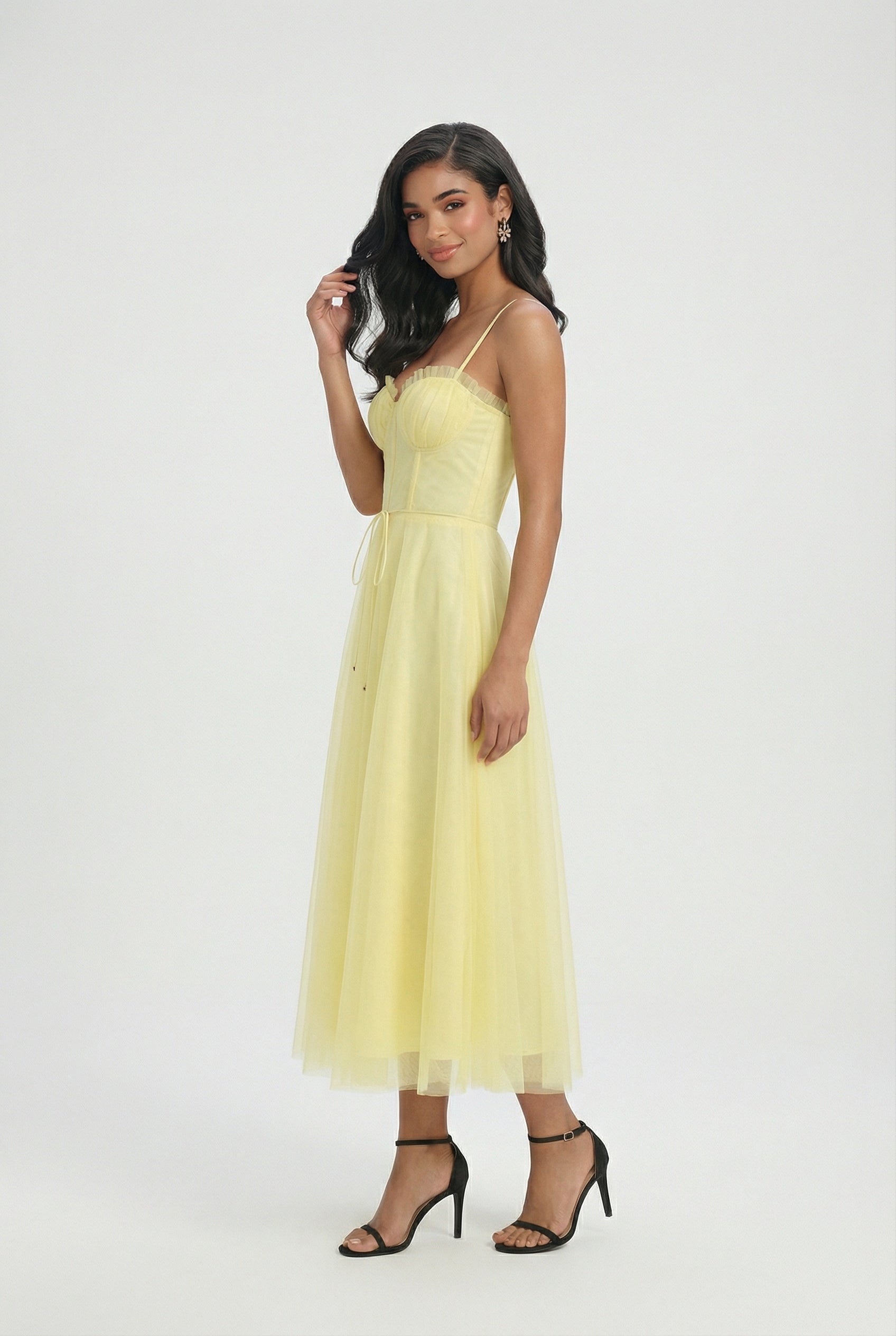 Dresses : Women's Yellow Formal Midi Dress with Sleeves - Elegant & Chic for Special Occasions in van Vanda Liamo