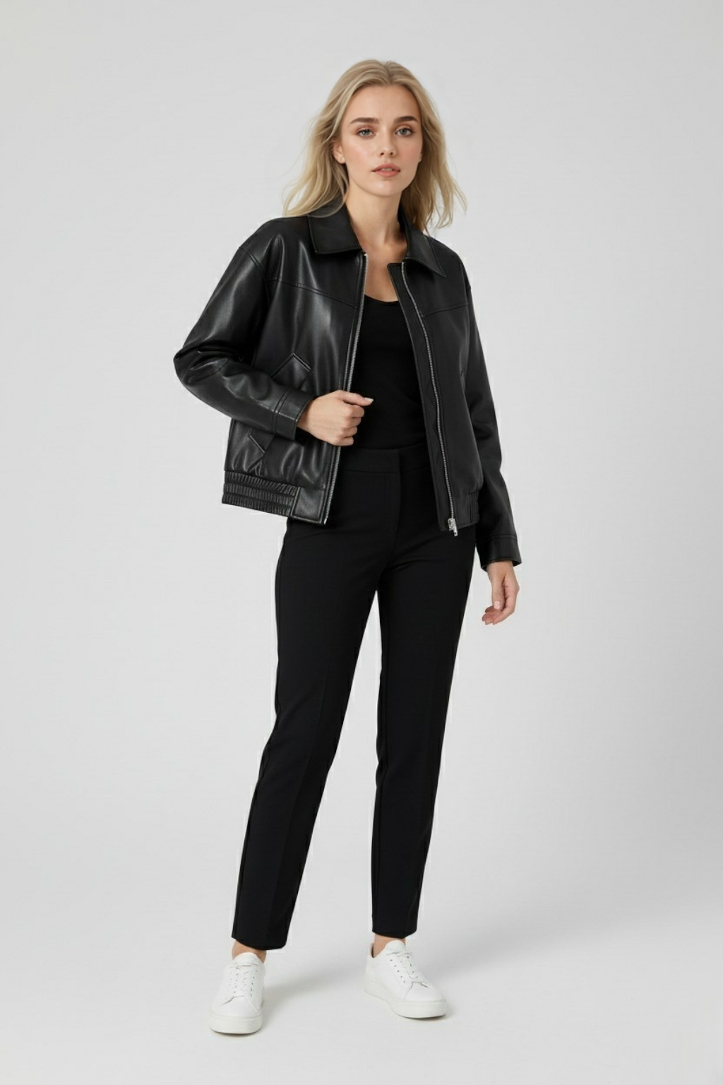 Jacket : Women's Jacket in van Vanda Liamo