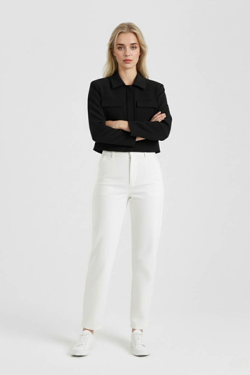 Jacket : Women's Black Cropped Denim Jacket with Button Front - Classic Style in van Vanda Liamo
