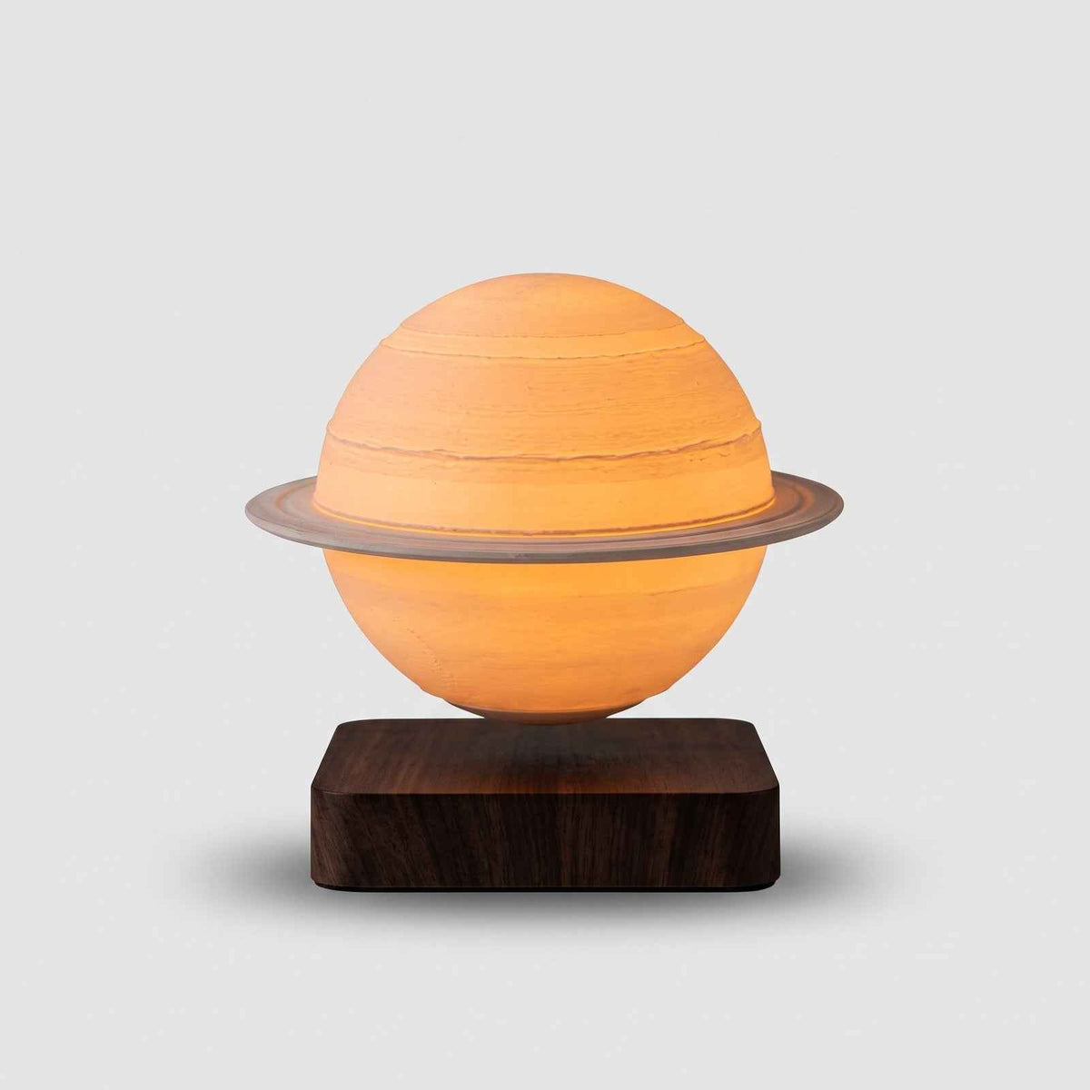 Home Decor : EtherealOrbit Levitating Lamp – Magnetic Floating Moon & Saturn Light in EU van Vanda Liamo