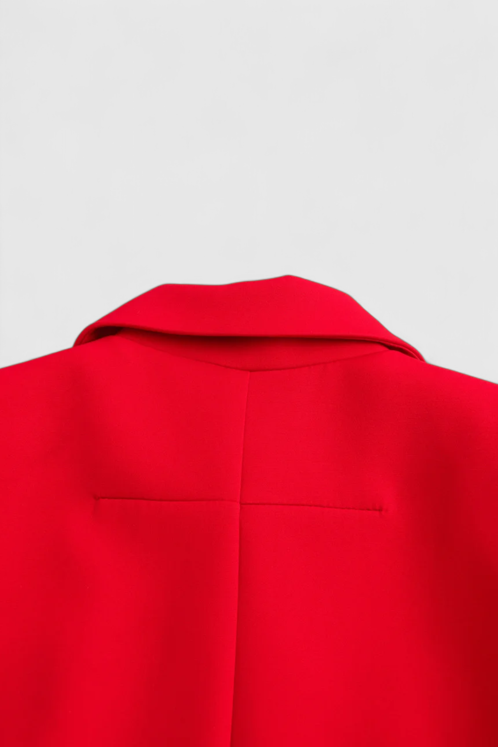 Jacket : Women's Red Cropped Denim Jacket - Classic Fit, Button-Front, Sizes S-XL in van Vanda Liamo