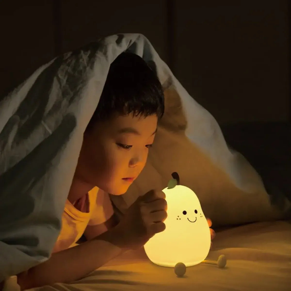 Silicone Night Light : Silicone Pear Night Light – Touch-Dim Bedside Lamp in van Vanda Liamo