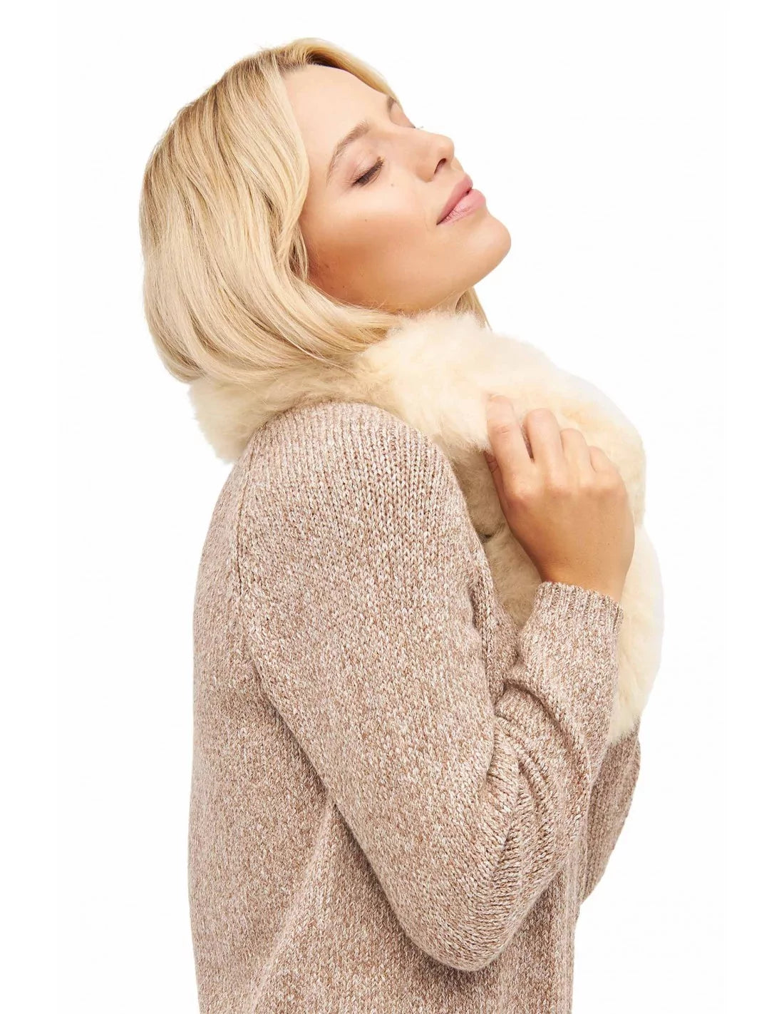 Scarves : Premium Soft Winter Scarf - Alpaca-Style Blend in van Vanda Liamo