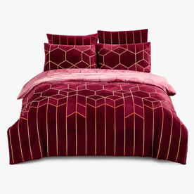house & garden : Comfort Blanket 'Geometric Pattern' refreshing and breathable in Red van Vandaliamo