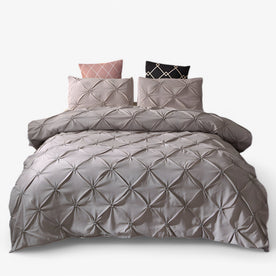house & garden : Duvet Cover and Pillowcase Set - Premium Quality, Fast Shipping in Grey van Vandaliamo