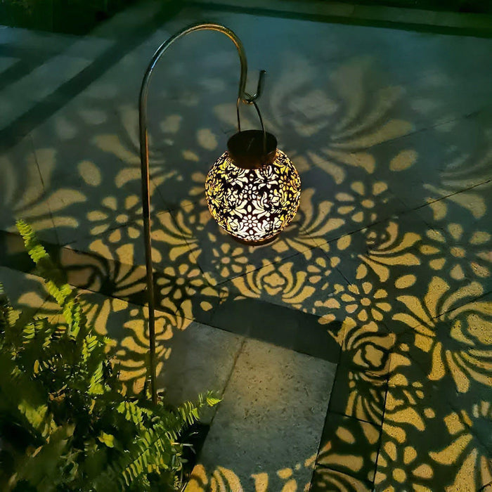 Garden Lighting : Solar-Powered Decorative Outdoor Pendant Light in van Vandaliamo