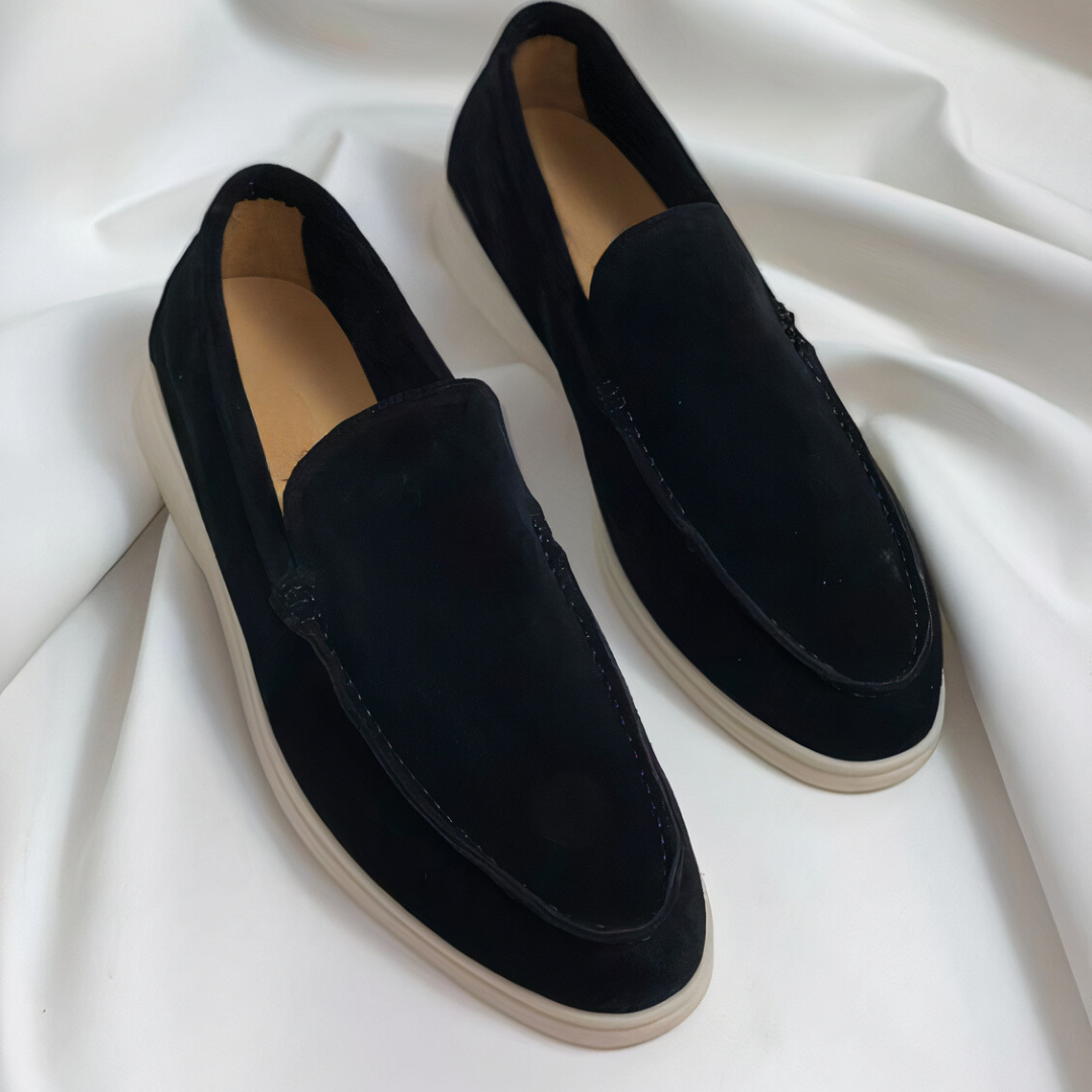 Loafers : Men's Vintage Leather Loafers in Black van Vanda Liamo