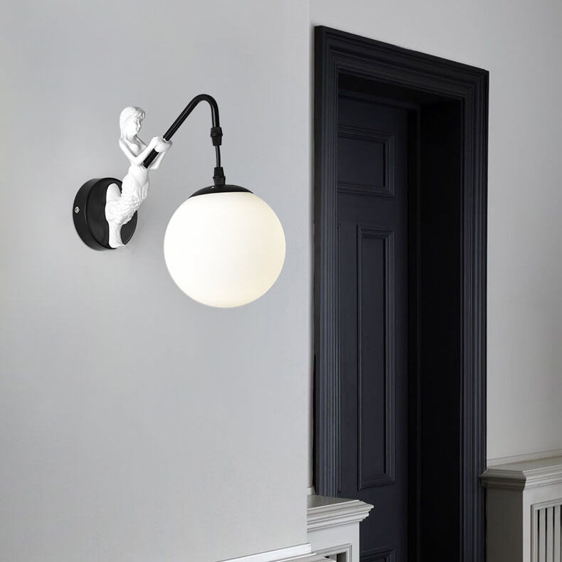 Home Decor : Rustic Orb Wall Lamp - Vintage Design Sconce in van Vandaliamo