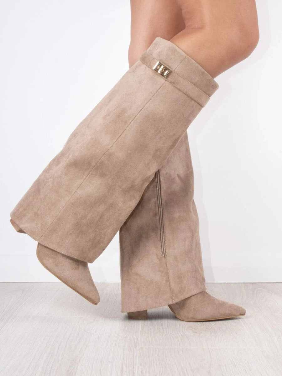 Boots : Luxe Suede Over-the-Knee Boots for Women in Beige van Vandaliamo