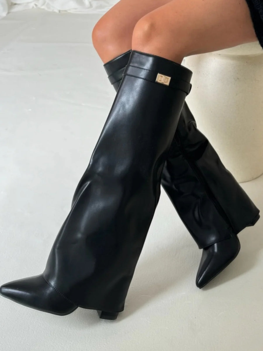 Boots : Luxe Suede Over-the-Knee Boots for Women in Leather Black van Vandaliamo