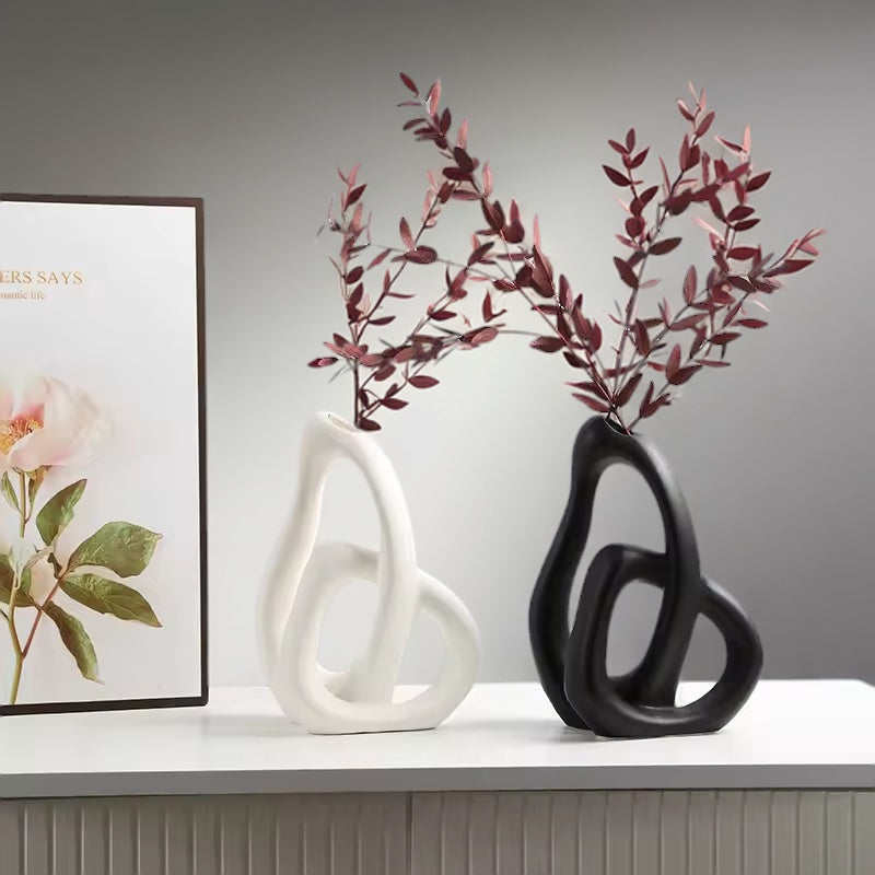 Home Decor : Timeless Ceramic Vase - Minimalist Home Decor in van Vandaliamo