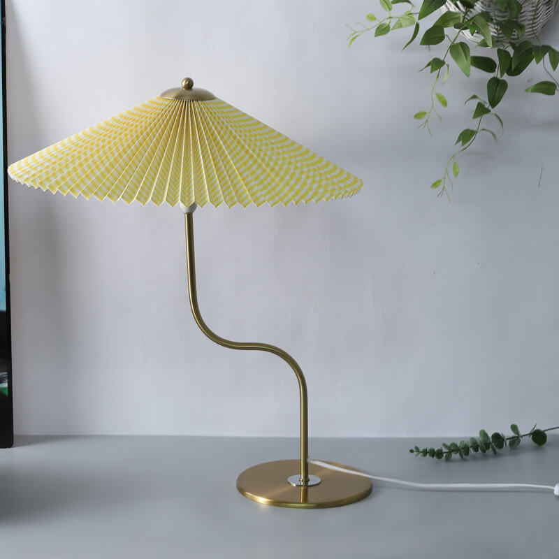Home Decor : Retro Pleated Shade Table Lamp - Decorative Accent Light in van Vandaliamo