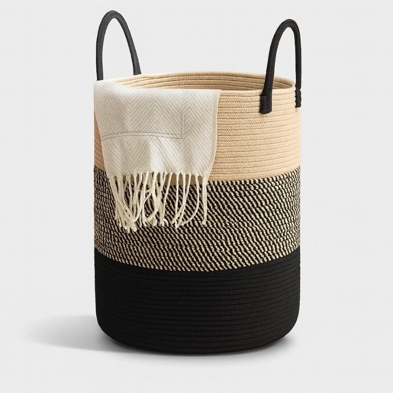 Basket : Large-Capacity Woven Cotton Laundry Basket in Multicolored van Vandaliamo
